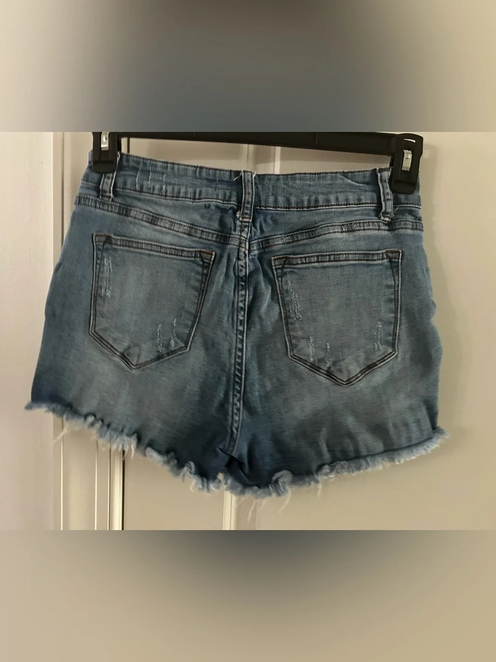 KanCan Distressed Medium Wash Cut Off Denim Shorts Size 28/9